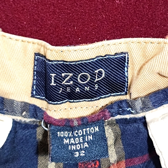 Izod Shorts - Picture 4 of 5